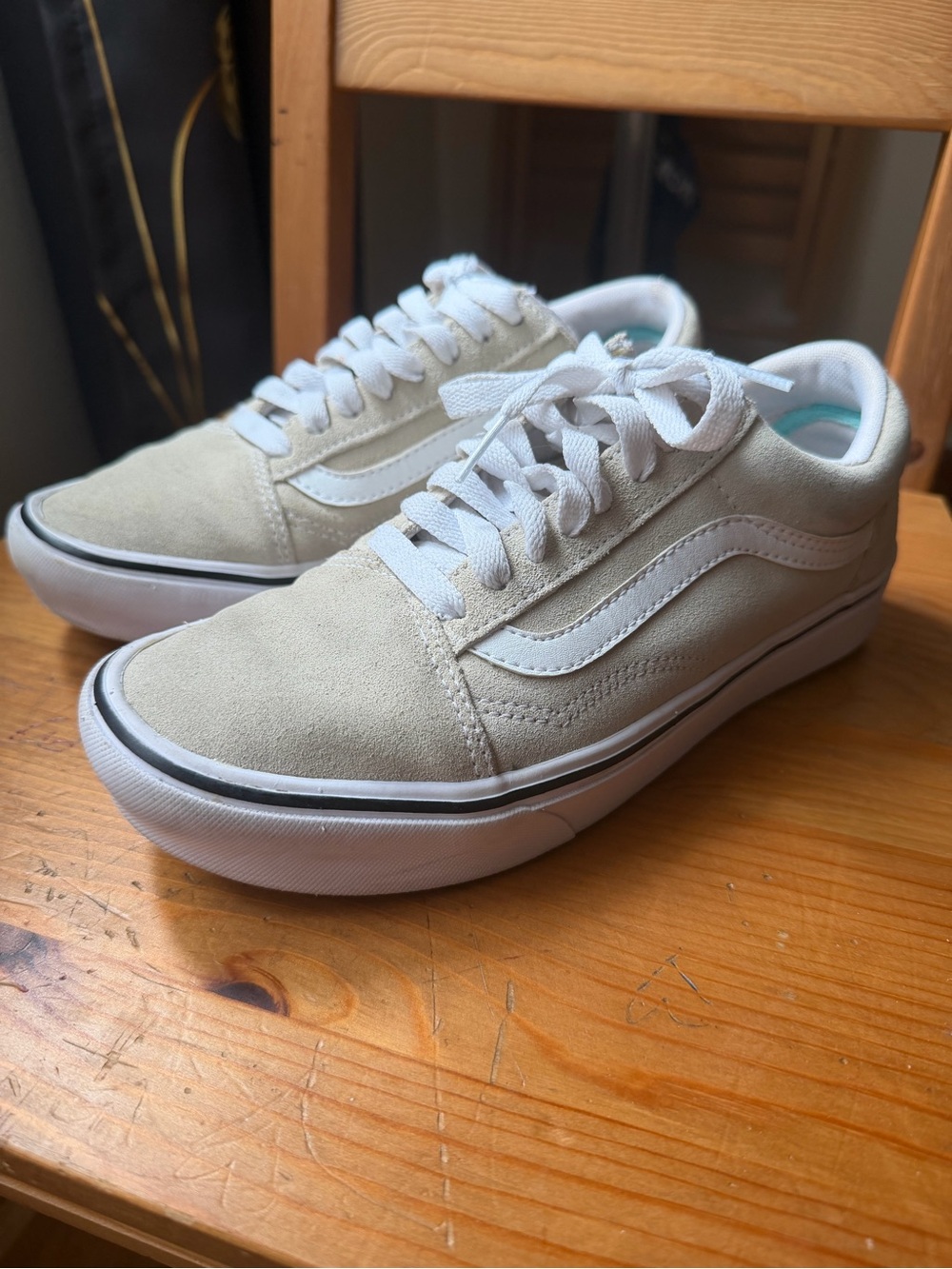 Vans Classic Low-Top Suede Sneakers in Light Beige and White Men Size 6.5 W. 8